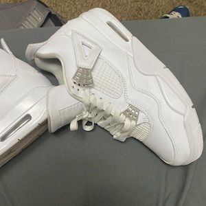 Selling Jordan 4 white